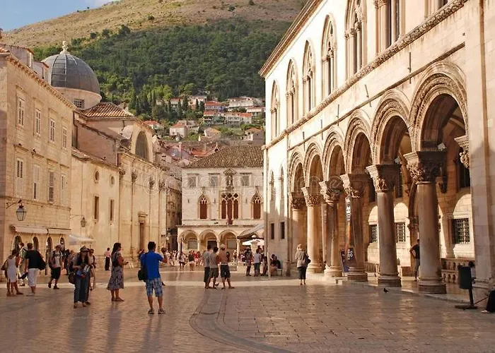 Cuk Gostinjska kuća 3*