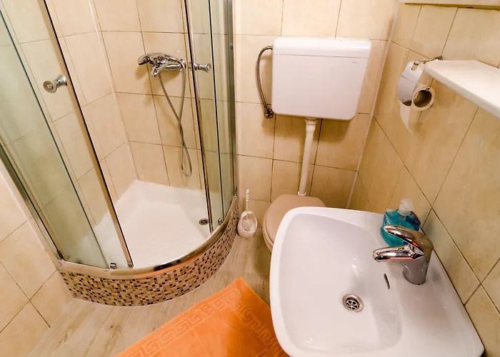 Gostinjska kuća Cuk 3*