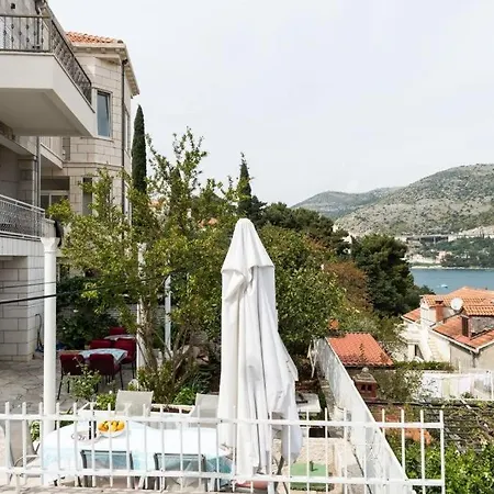 Cuk Gostinjska kuća 3*
